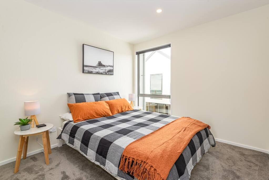 Hop, Skip, Jump To The City ! Christchurch Bagian luar foto